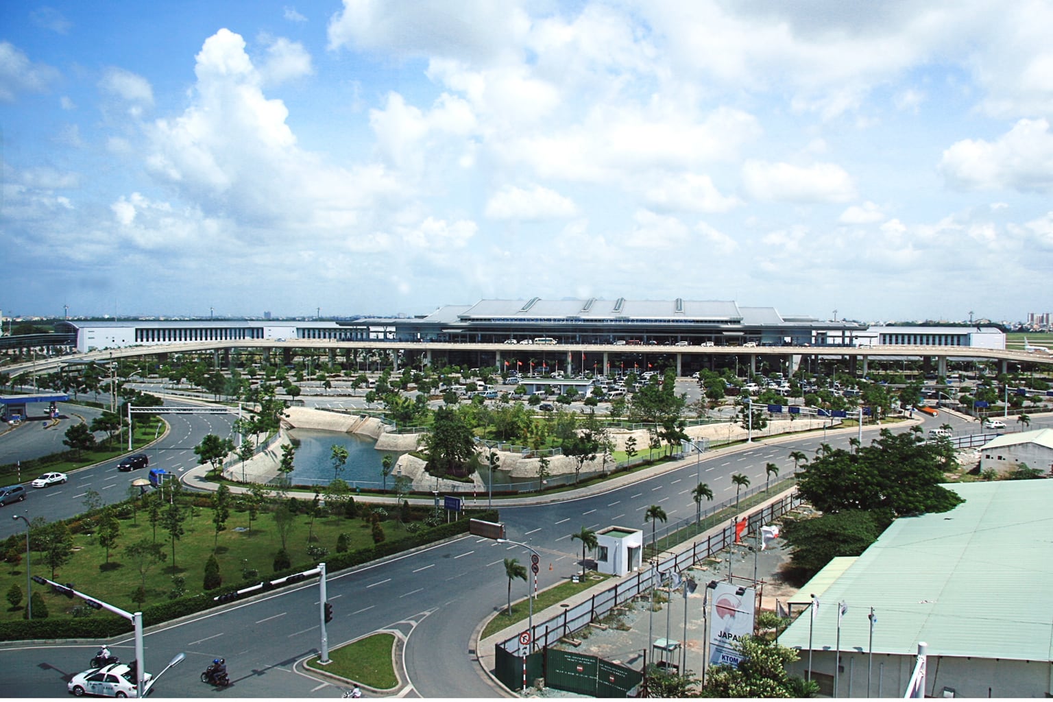 Tan Son Nhat International Airport terminal exterior