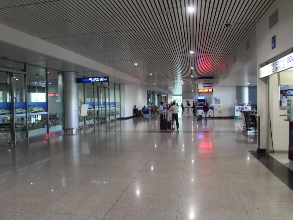 Dining area in Ho Chi Minh City Terminal 2